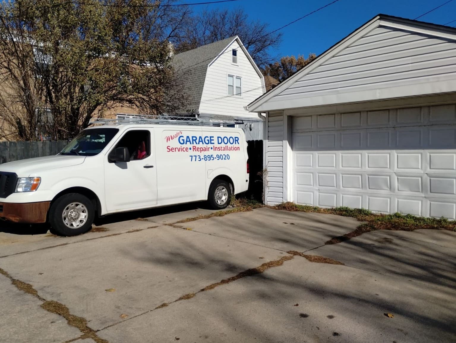 picture of a garage door that has been repaired in chicago illinois